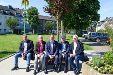 Weiterentwicklung des Essener Stadtgrüns: Oberbürgermeister Kufen an der Schönebecker Wiese